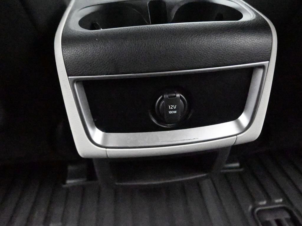 Used 2024 Kia Carnival LX image 16