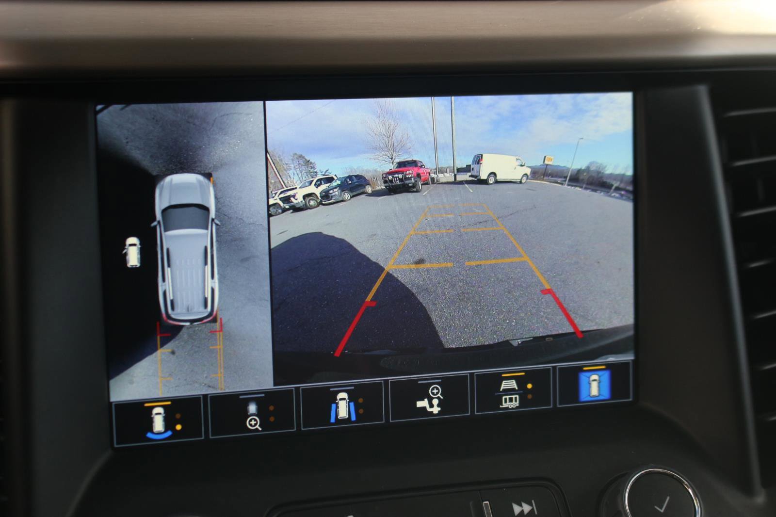 Used 2023 GMC Acadia Denali w/ Black Diamond Edition image 27