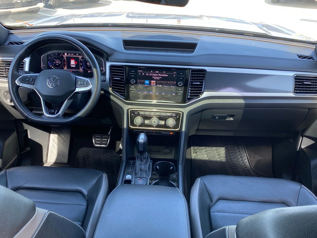 Used 2023 Volkswagen Atlas Cross Sport SEL Premium R-Line image 24