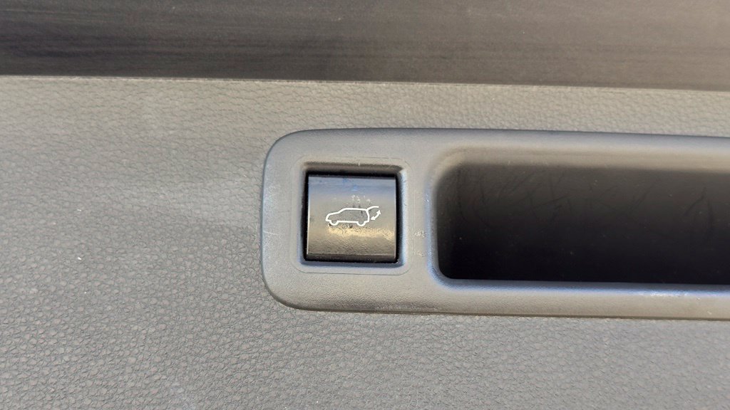 Used 2023 Toyota Highlander XLE AWD/4WD image 30