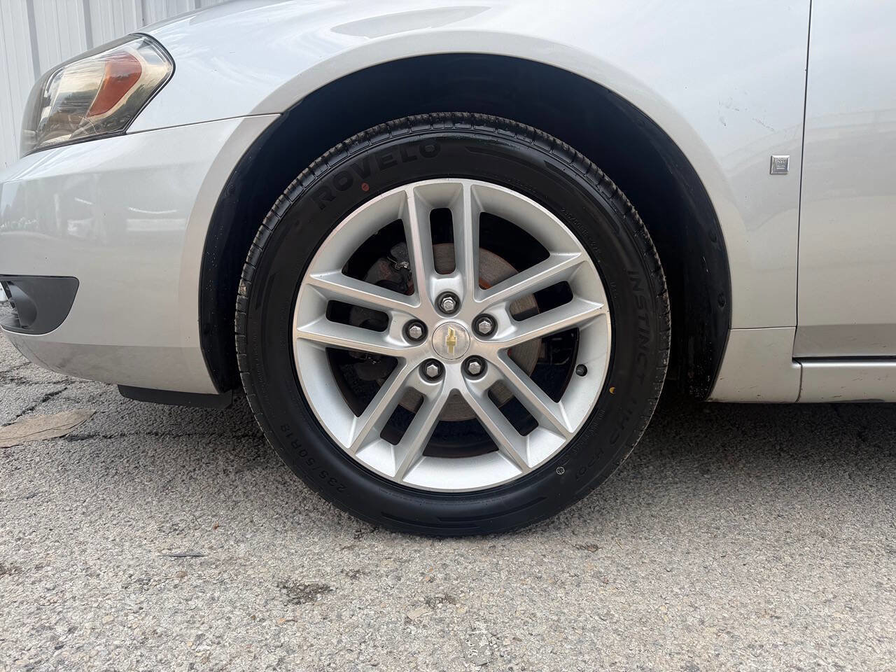 Used 2008 Chevrolet Impala LTZ FWD image 36