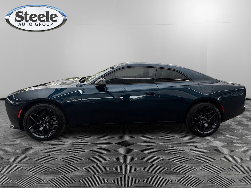 Used 2024 Dodge Charger R/T w/ Plus Group image 2