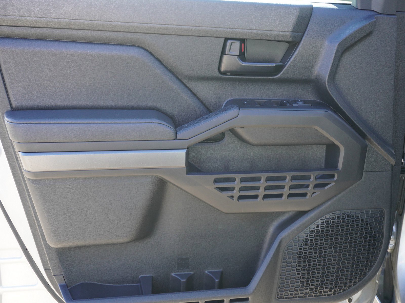 Used 2025 Toyota Tacoma SR5 image 18