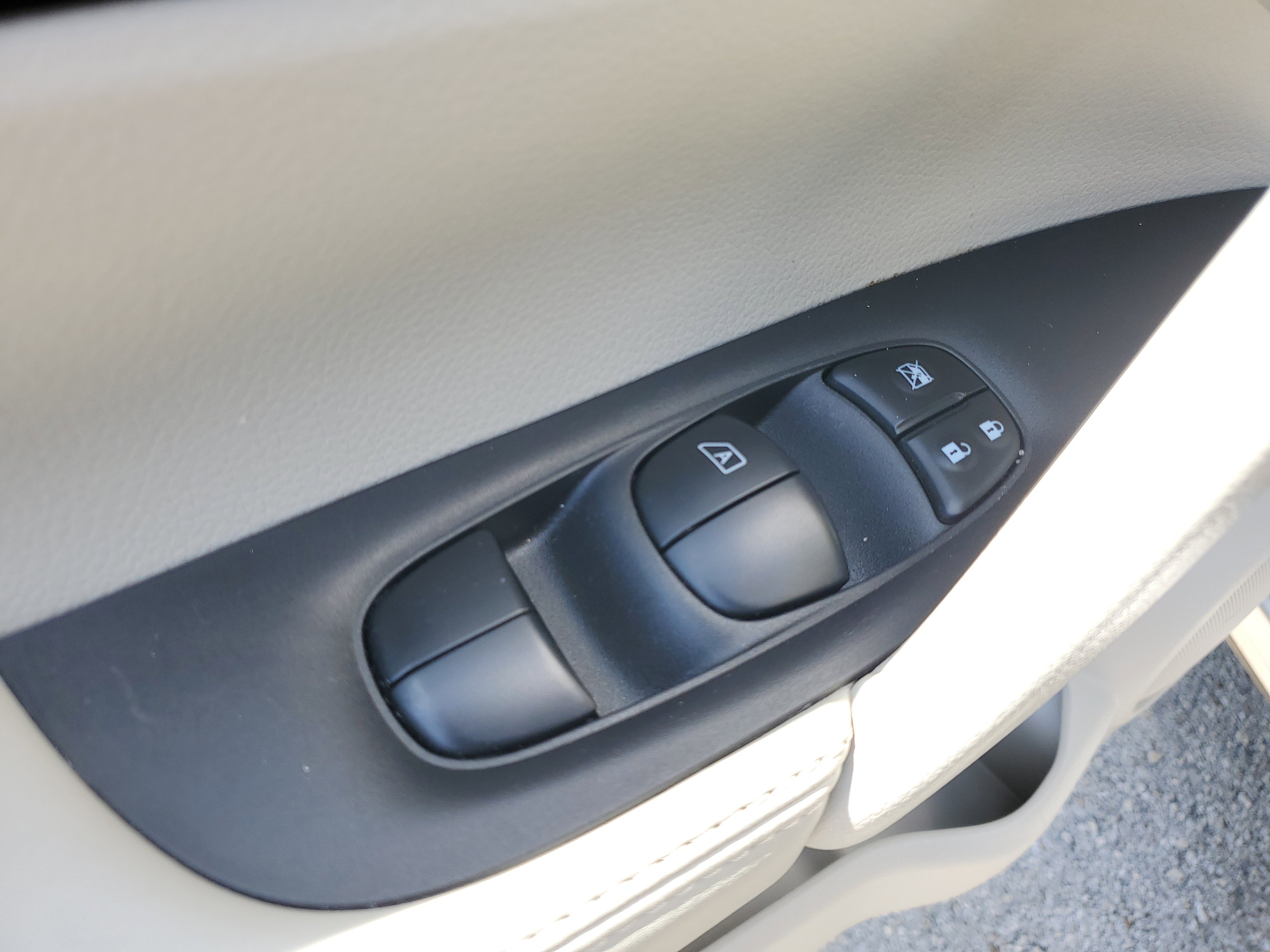 Certified 2022 Nissan Rogue Sport SV w/ Technology Package image 29