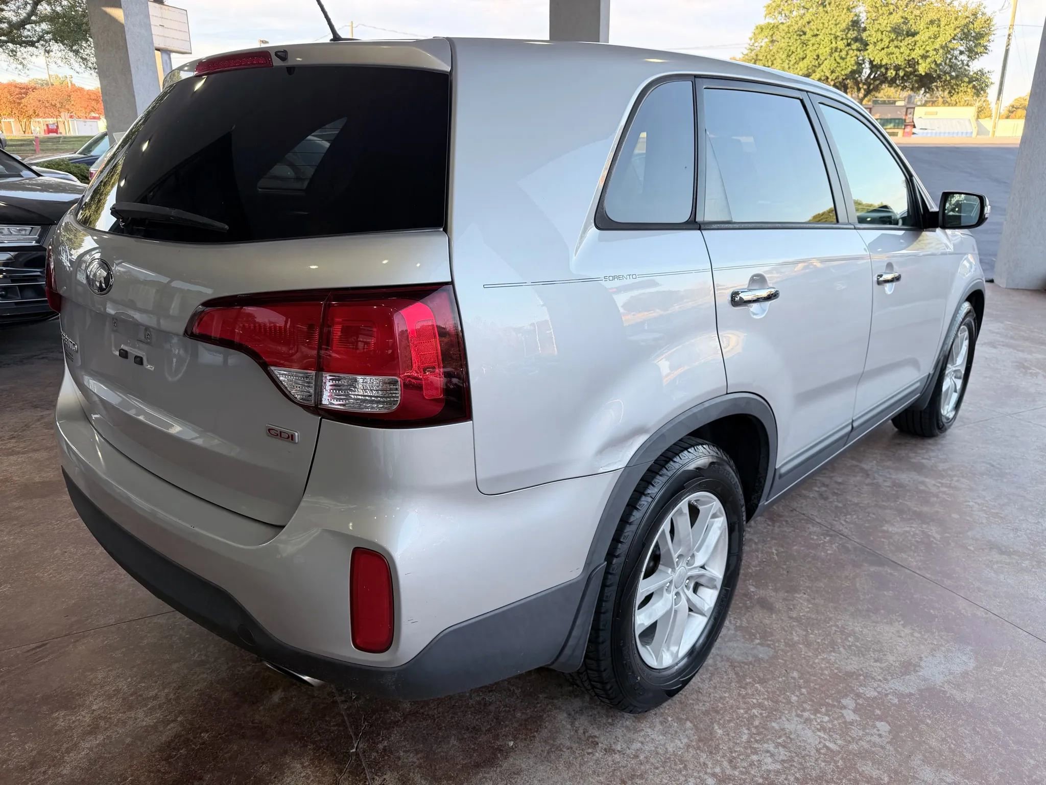 Used 2015 Kia Sorento LX image 7