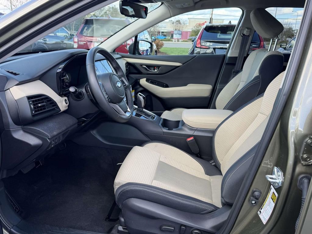 Used 2025 Subaru Outback Premium image 18