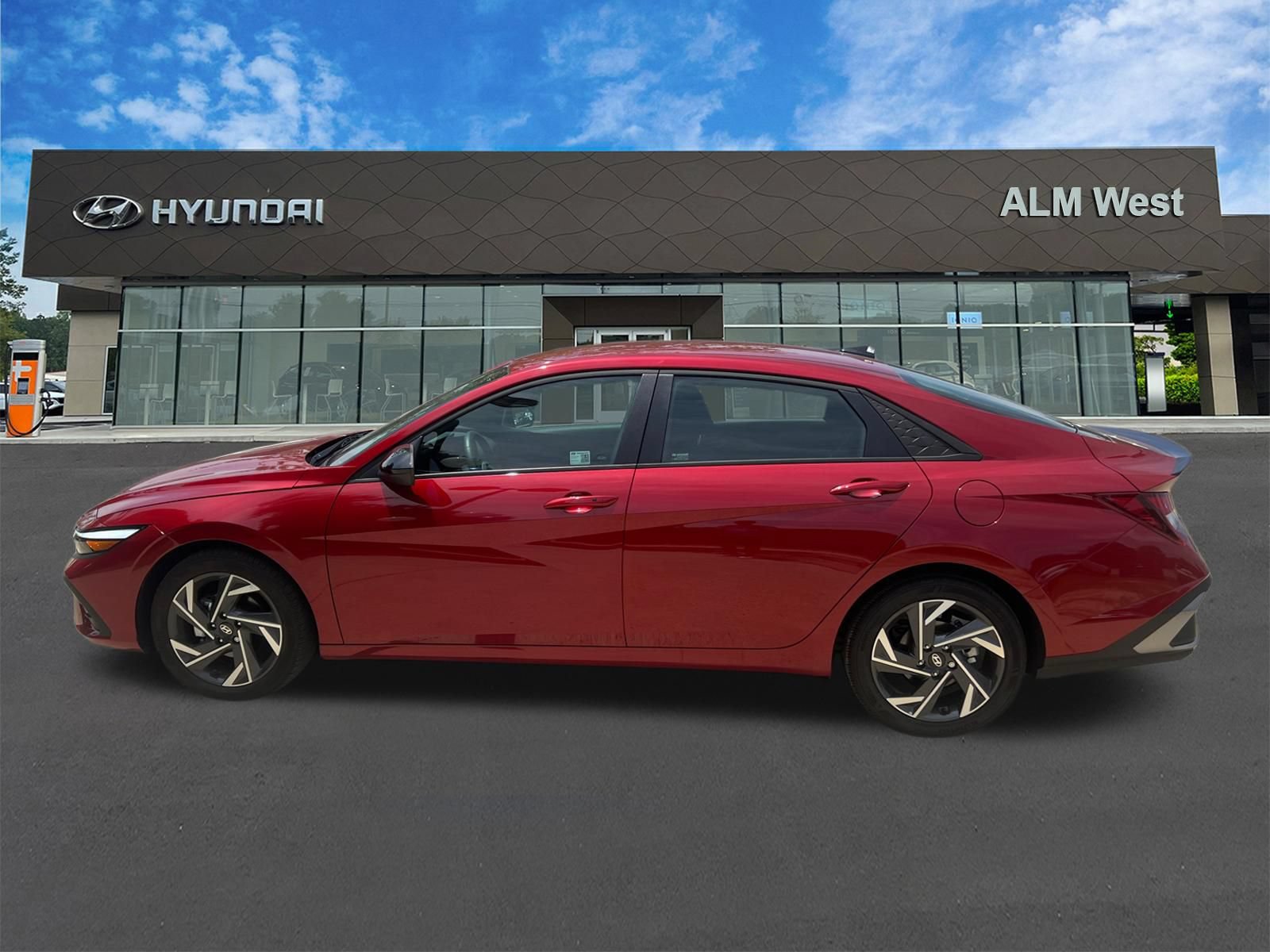 Used 2025 Hyundai Elantra Sport FWD image 8