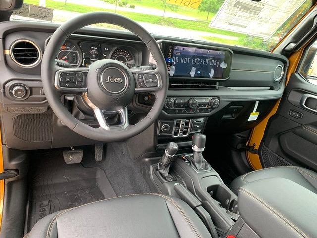 New 2026 Jeep Wrangler Unlimited Sahara AWD/4WD image 15