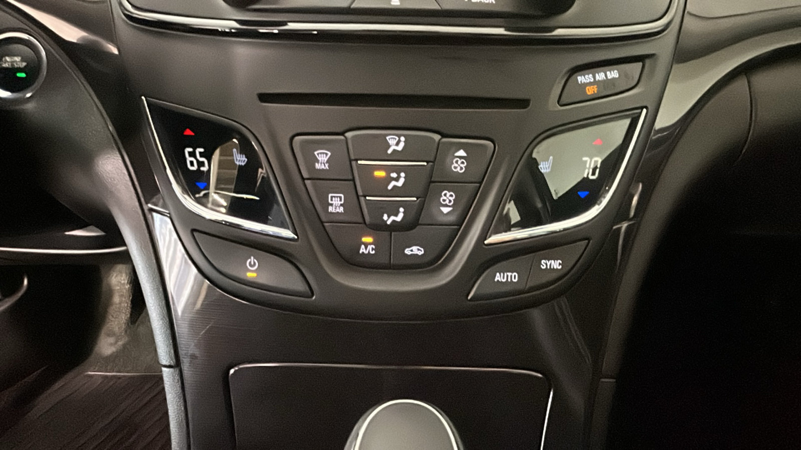 Used 2015 Buick Regal Premium w/ Experience Buick Package FWD image 26