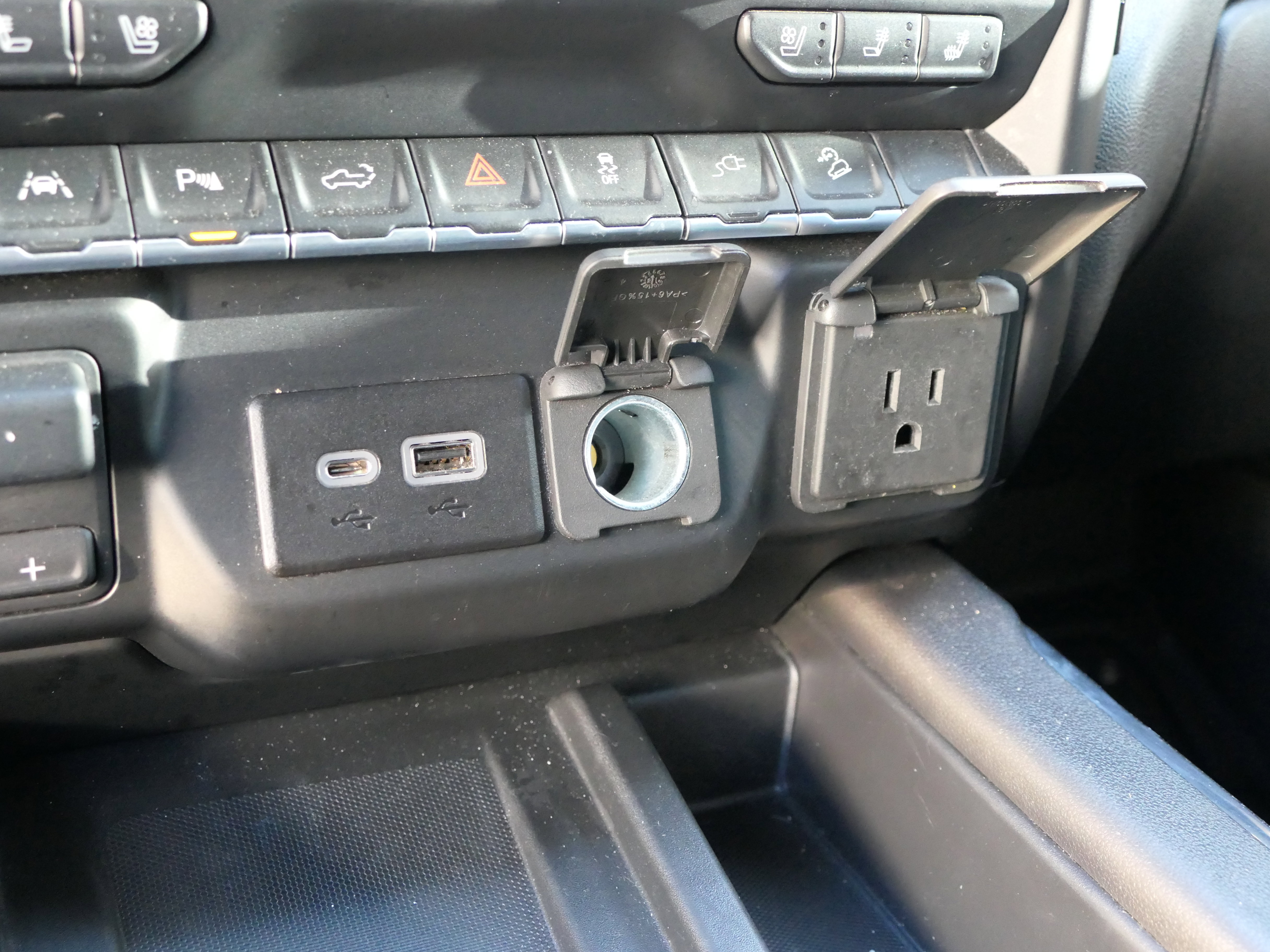 Used 2022 GMC Sierra 1500 AT4 w/ AT4 Premium Package image 22