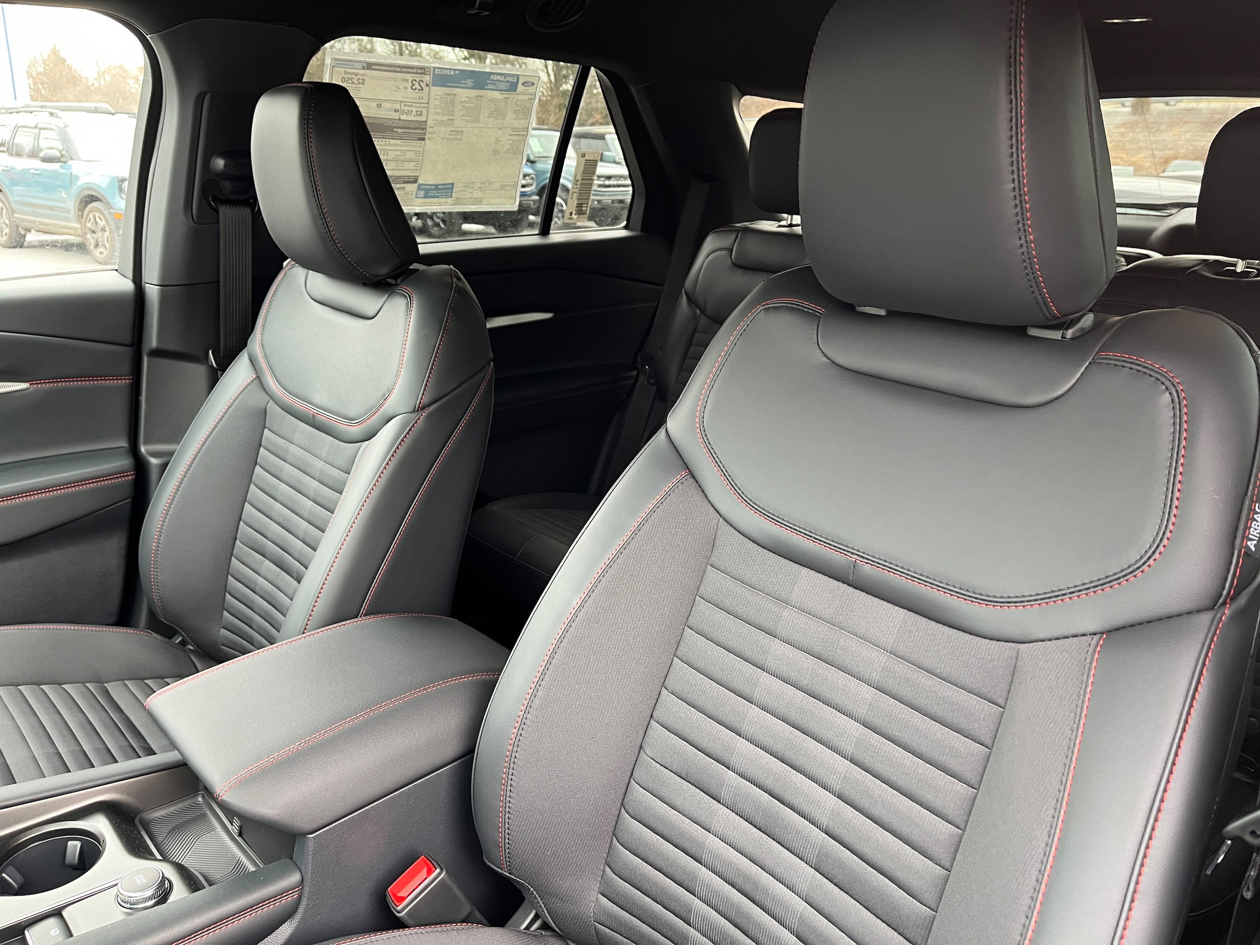 New 2026 Ford Explorer ST-Line w/ ST-Line Street Pack image 8