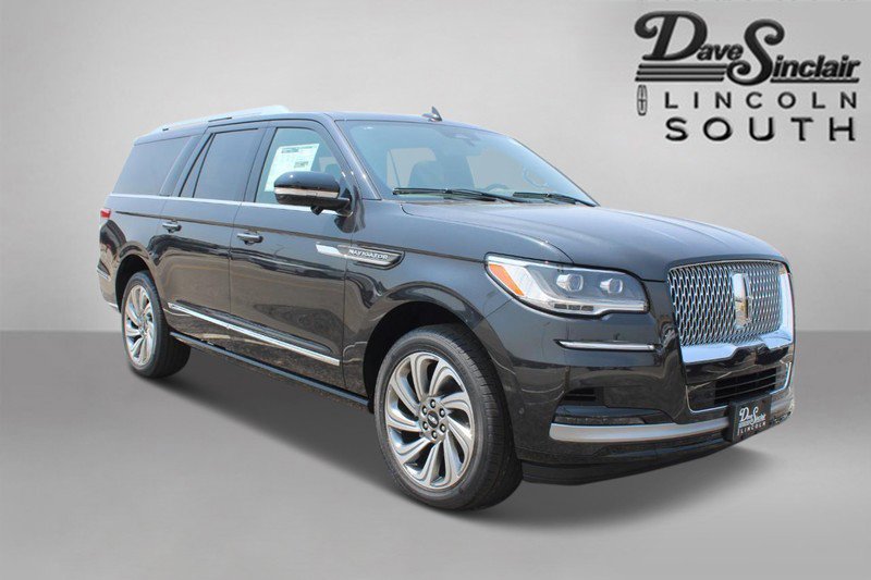 Certified 2023 Lincoln Navigator L Reserve image 3
