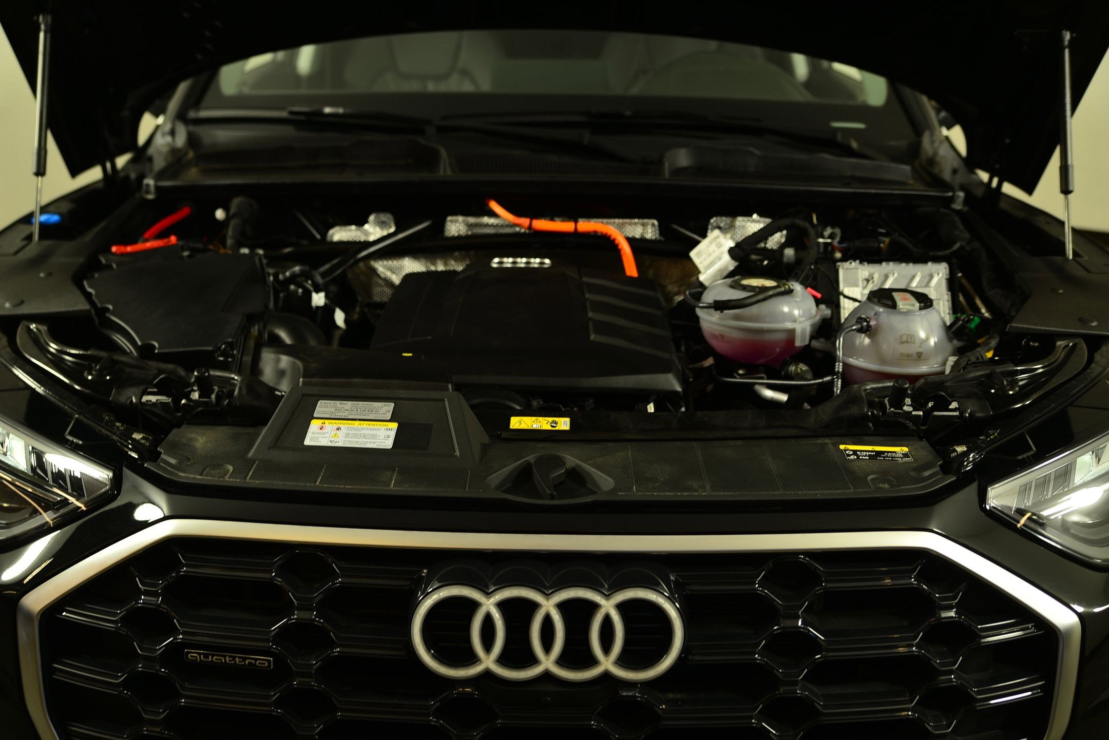 Certified 2025 Audi Q5 e Premium Plus image 19