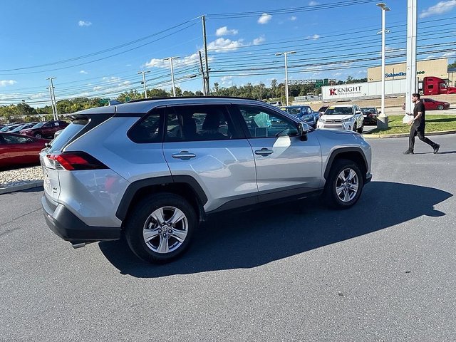 Used 2025 Toyota RAV4 XLE AWD/4WD image 8
