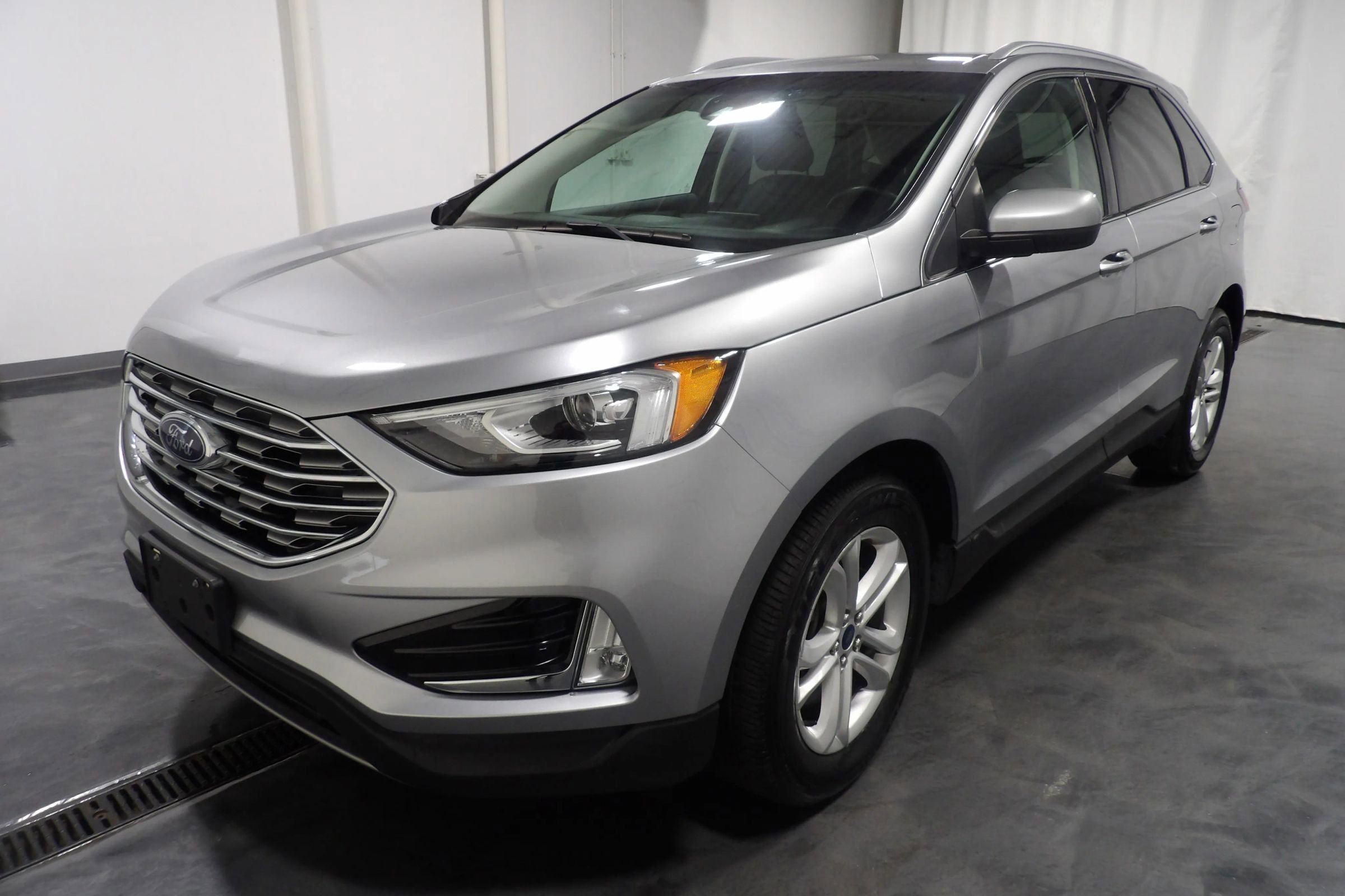 Used 2021 Ford Edge SEL w/ Convenience Package FWD image 3