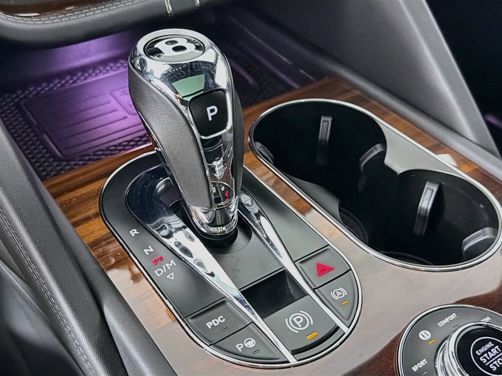 Used 2023 Bentley Bentayga AWD/4WD image 17
