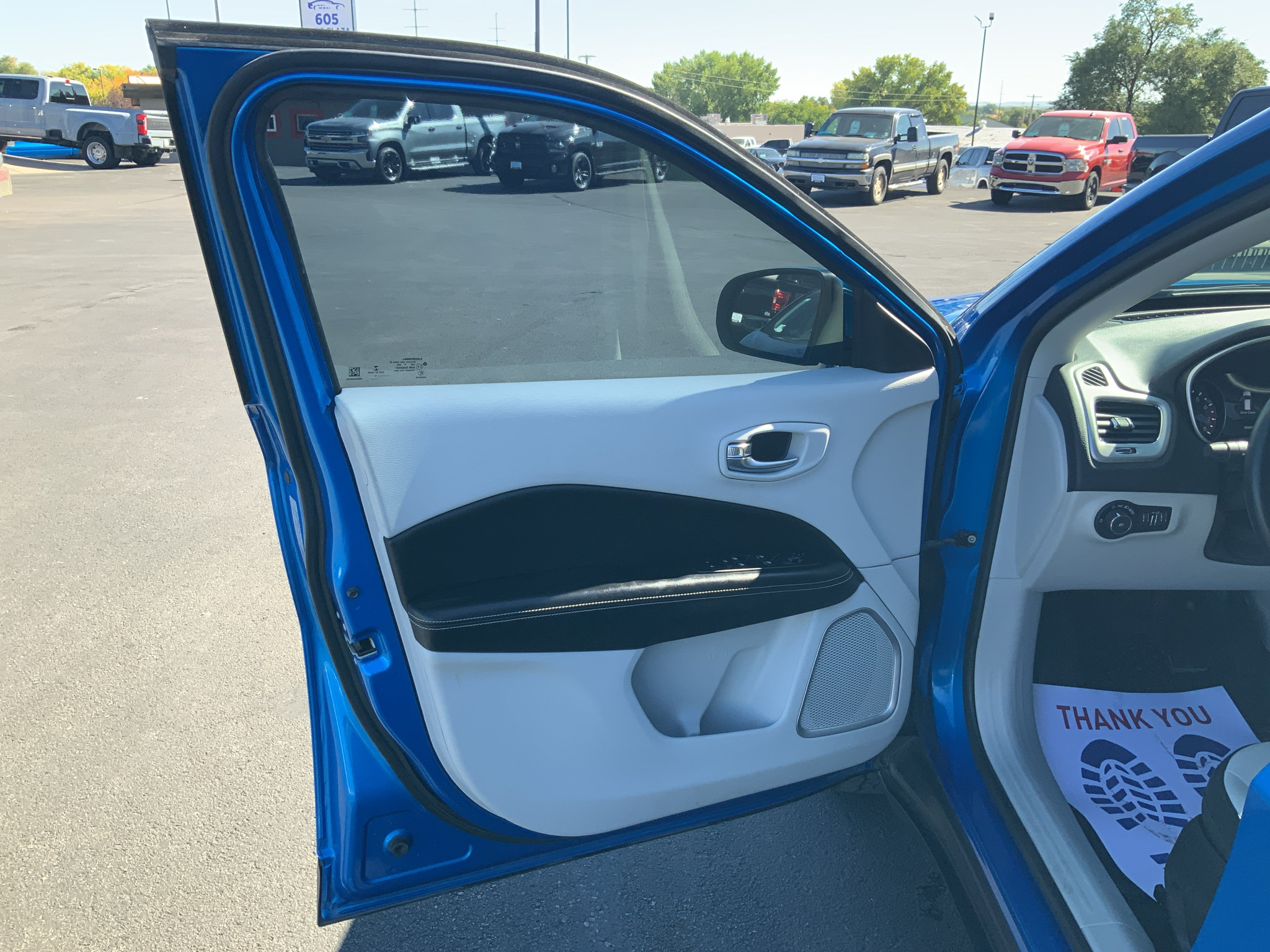 Used 2019 Jeep Compass Latitude w/ Popular Equipment Group AWD/4WD image 10