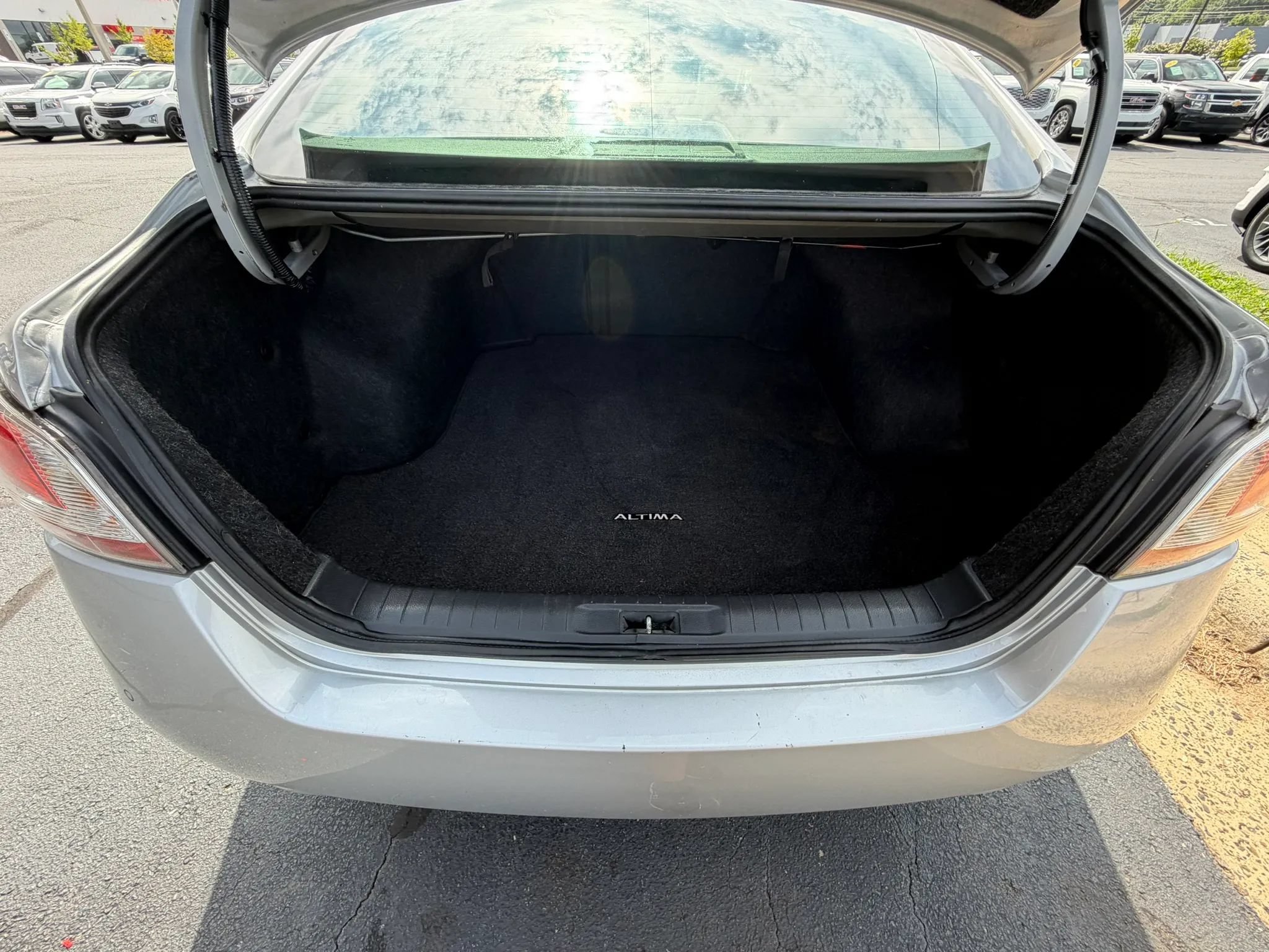 Used 2015 Nissan Altima 3.5 SL FWD image 15