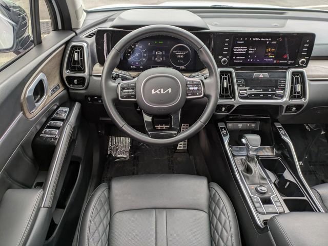 Used 2023 Kia Sorento SX Prestige image 18