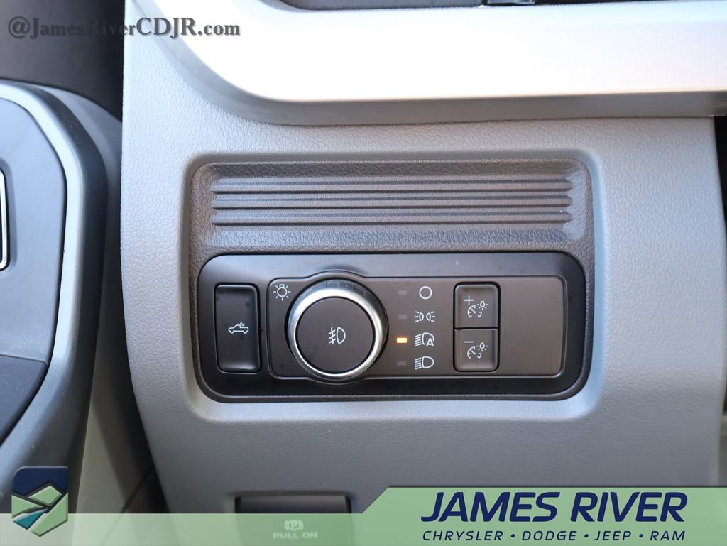 Used 2025 Ford F250 XLT image 30