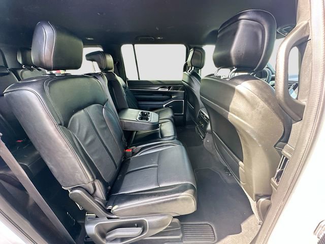 Used 2024 Jeep Wagoneer Series II w/ Flexible Seating Group image 29