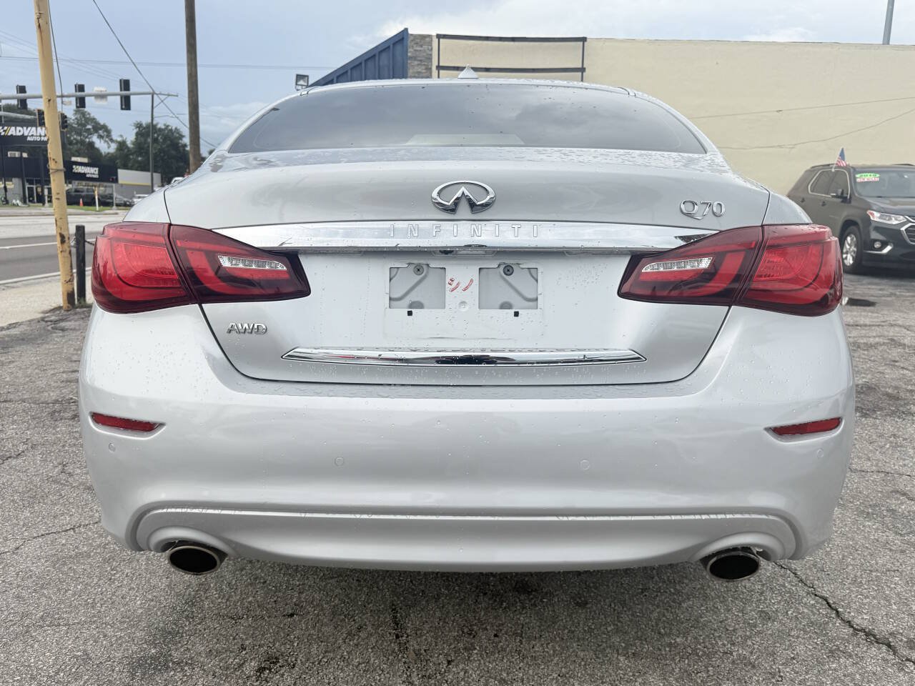 Used 2018 INFINITI Q70 Luxe AWD/4WD image 8