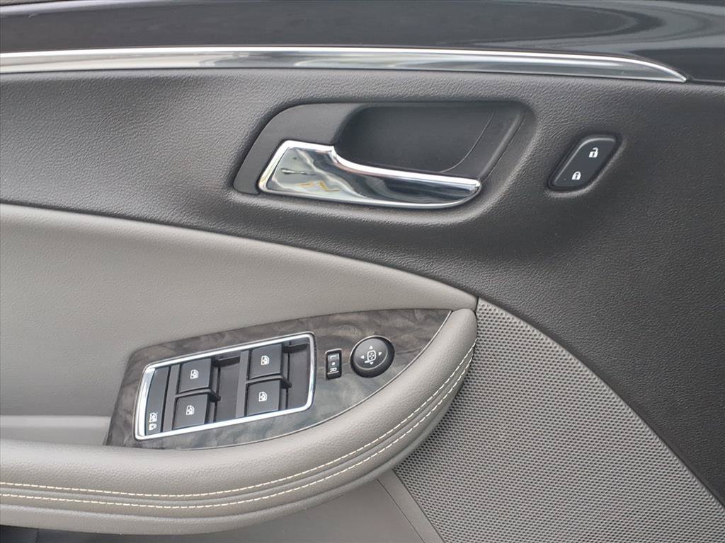 Used 2015 Chevrolet Impala LT FWD image 18