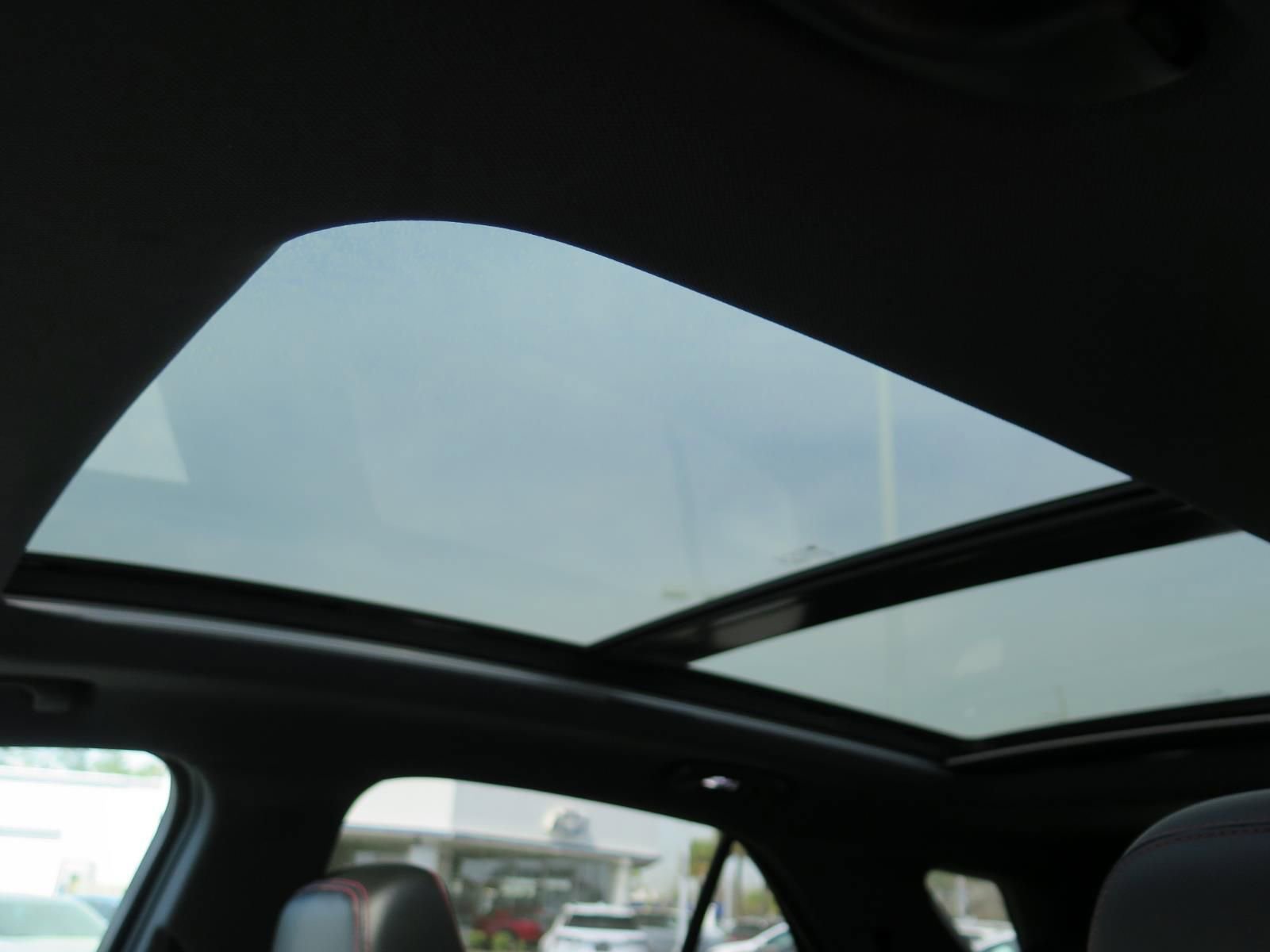 Used 2022 Chevrolet Equinox RS w/ RS Leather Package image 10