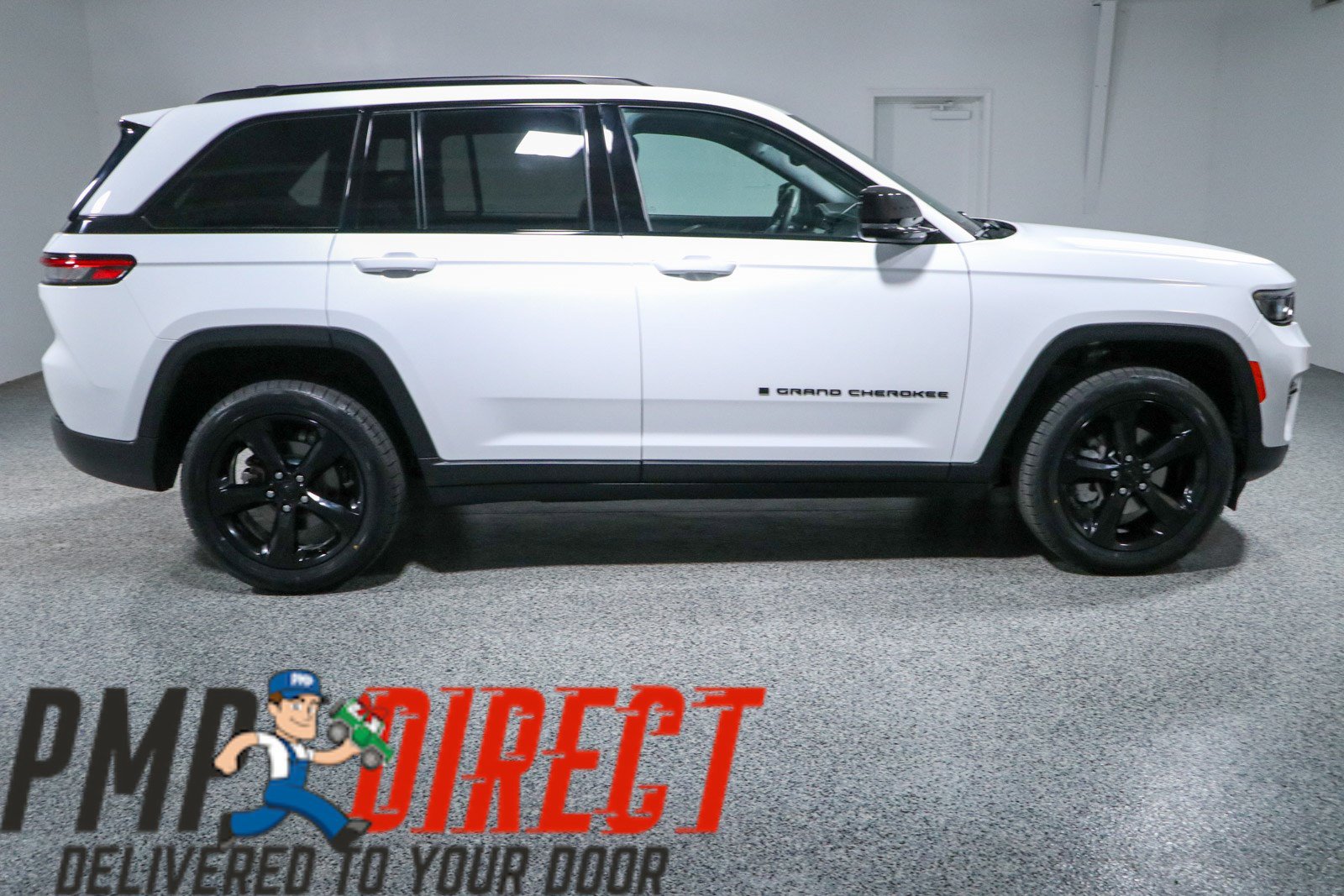 Used 2024 Jeep Grand Cherokee Limited w/ Black Appearance Package AWD/4WD image 6