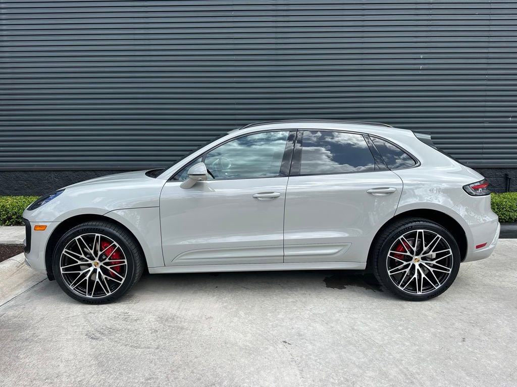 Certified 2023 Porsche Macan S image 2