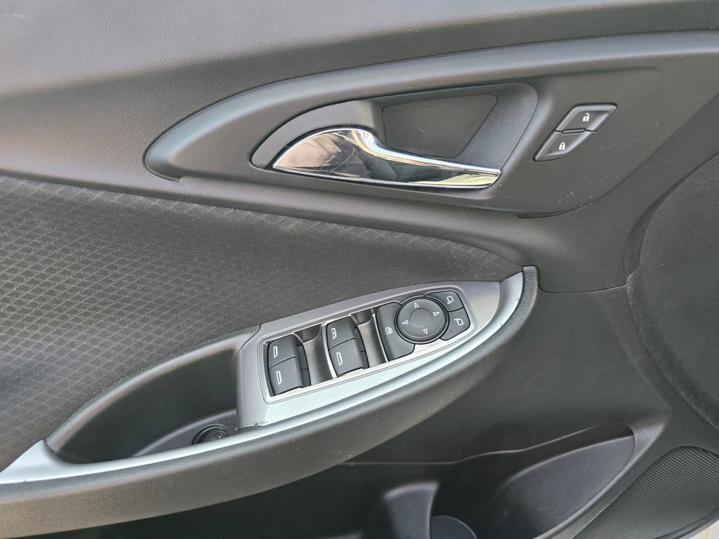 Used 2024 Chevrolet Malibu LT FWD image 16