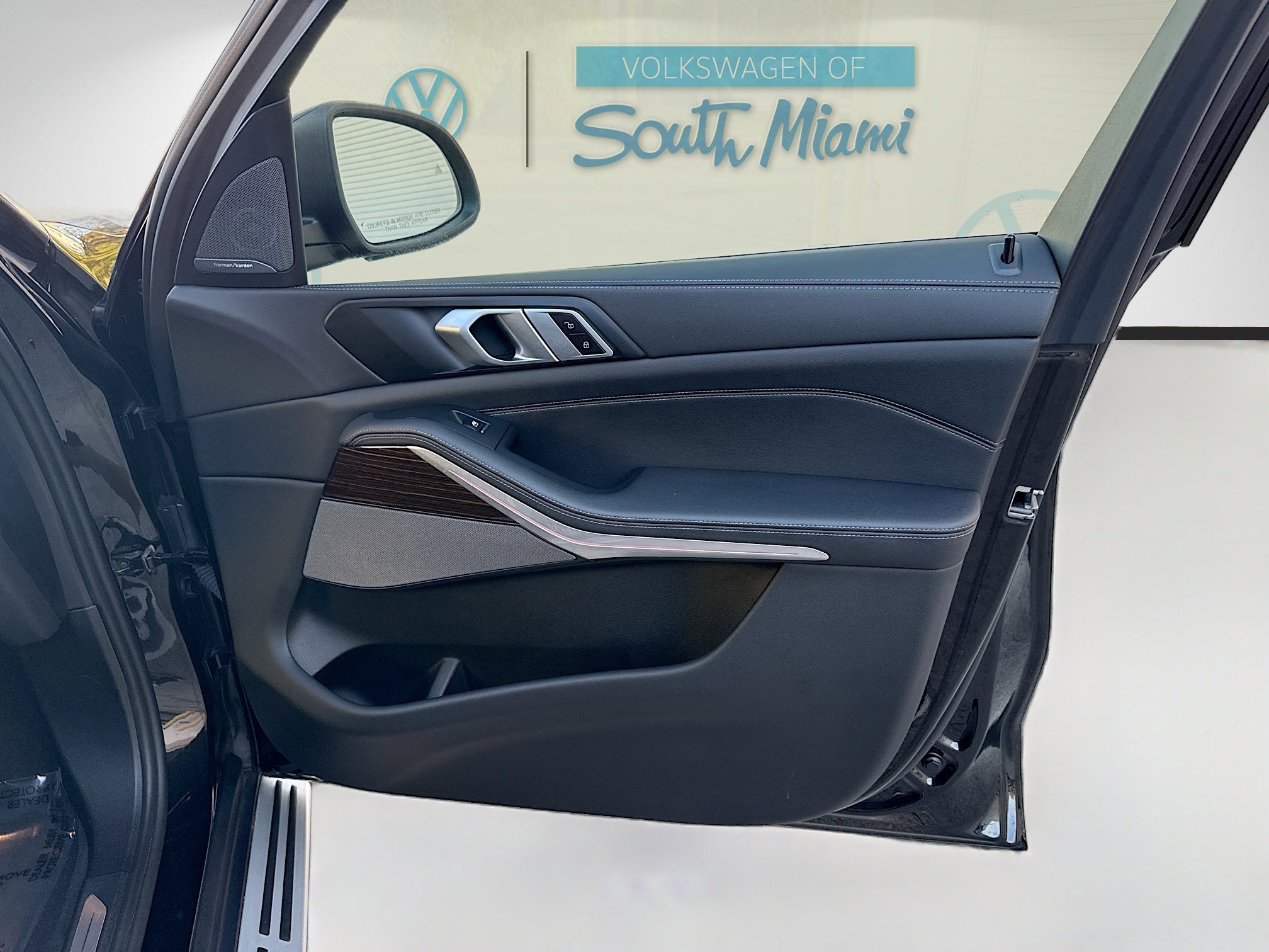 Used 2024 BMW X5 xDrive50e w/ Premium Package image 35