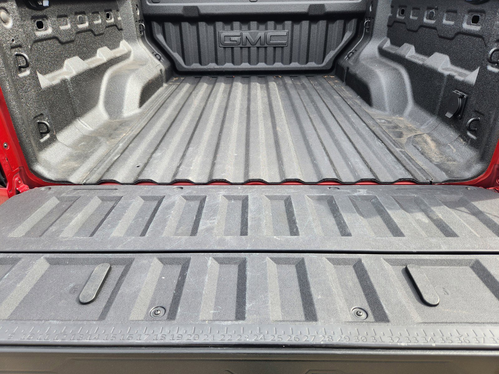 Certified 2025 GMC Canyon Denali image 25