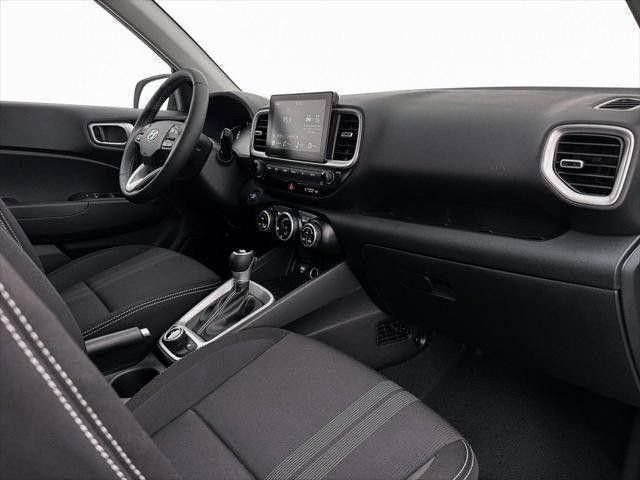 Used 2026 Hyundai Venue SEL FWD image 15