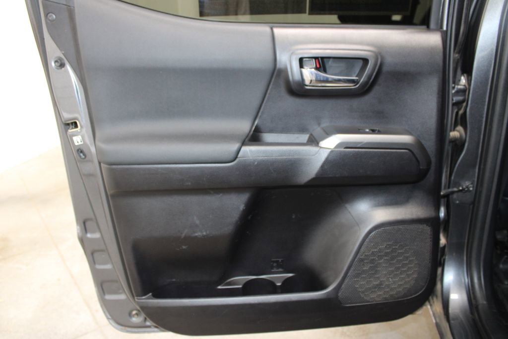 Used 2020 Toyota Tacoma TRD Off-Road w/ TRD Premium Off Road Package image 24