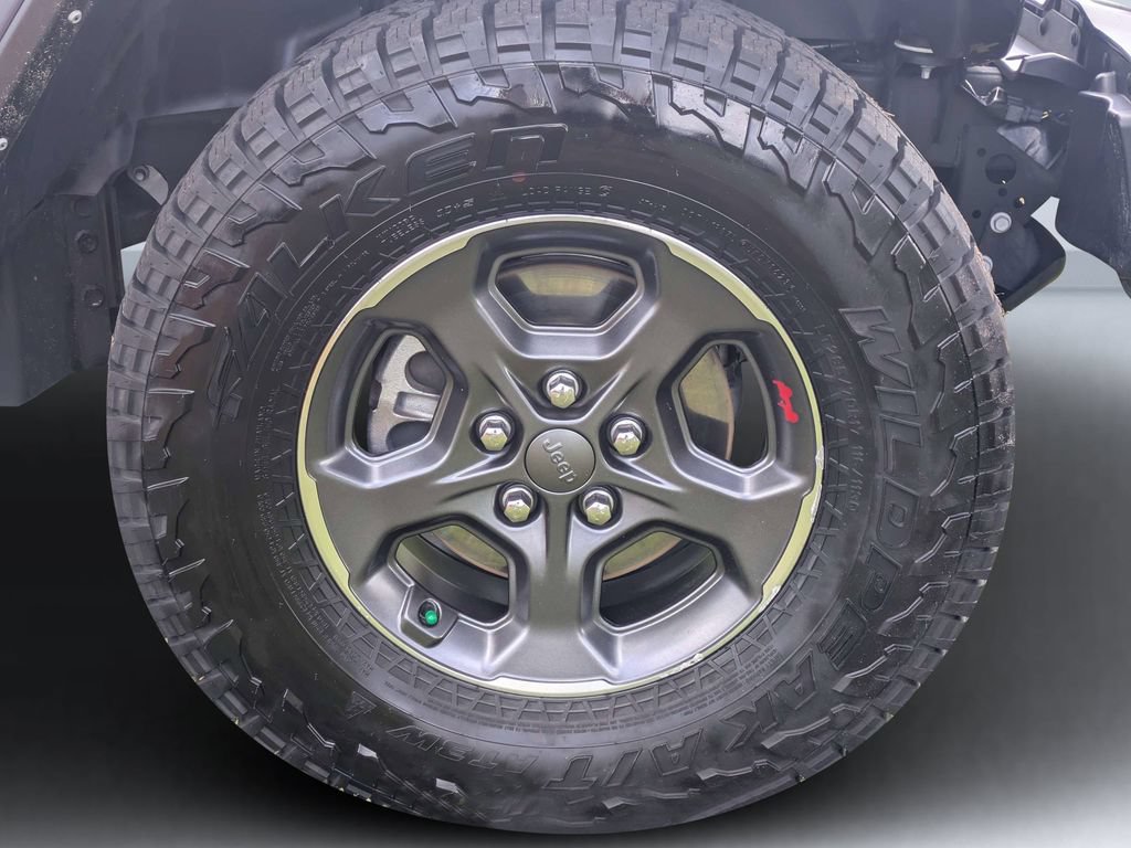 Used 2023 Jeep Gladiator Rubicon AWD/4WD image 11