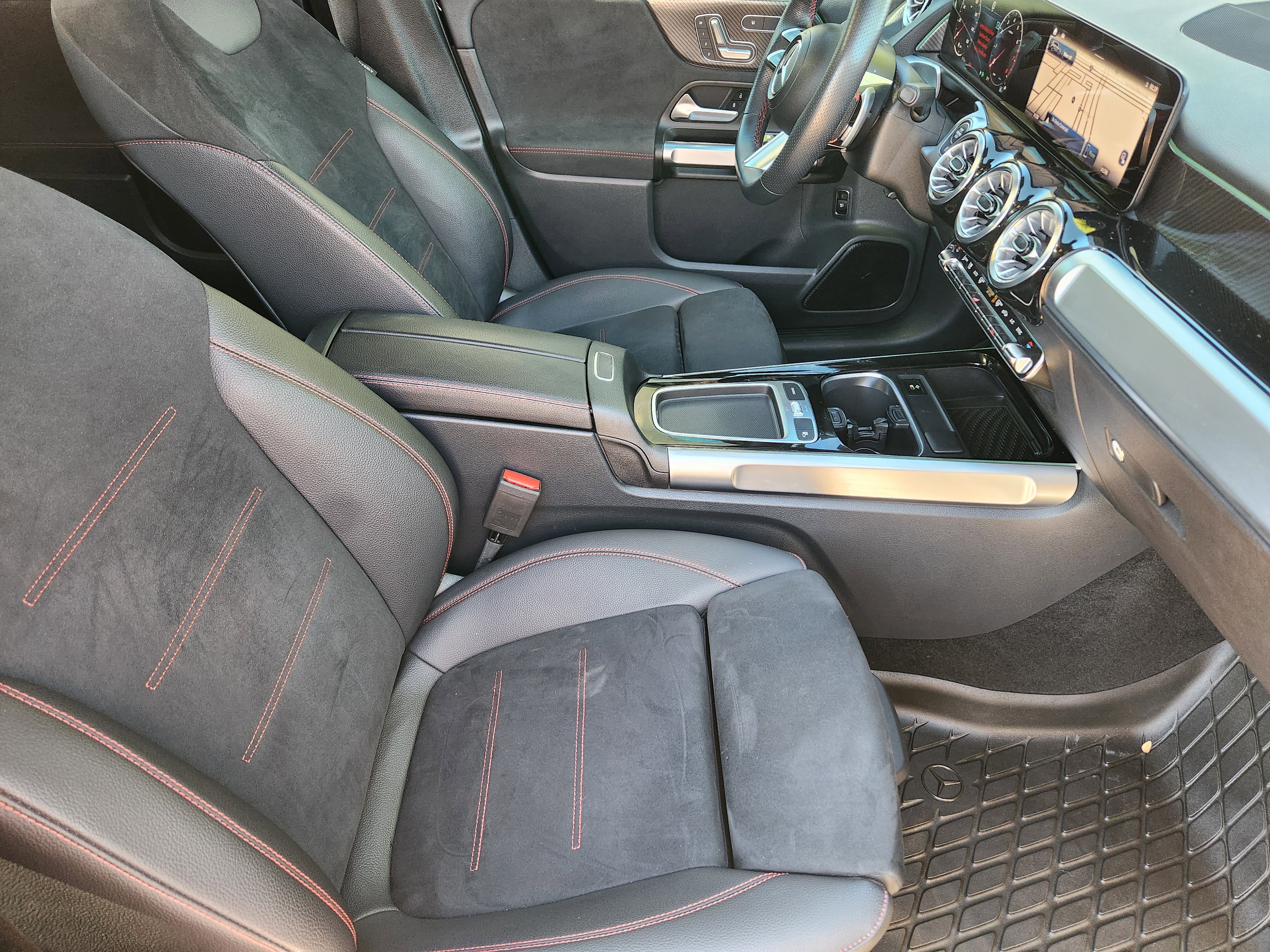 Used 2024 Mercedes-Benz GLB 250 GLB 250 image 14