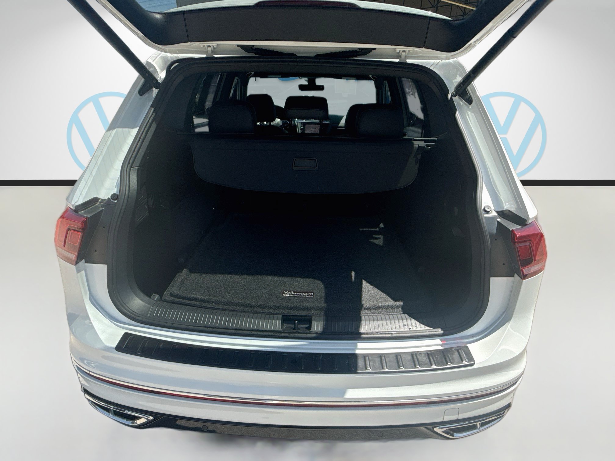 Used 2022 Volkswagen Tiguan SEL R-Line AWD/4WD image 27