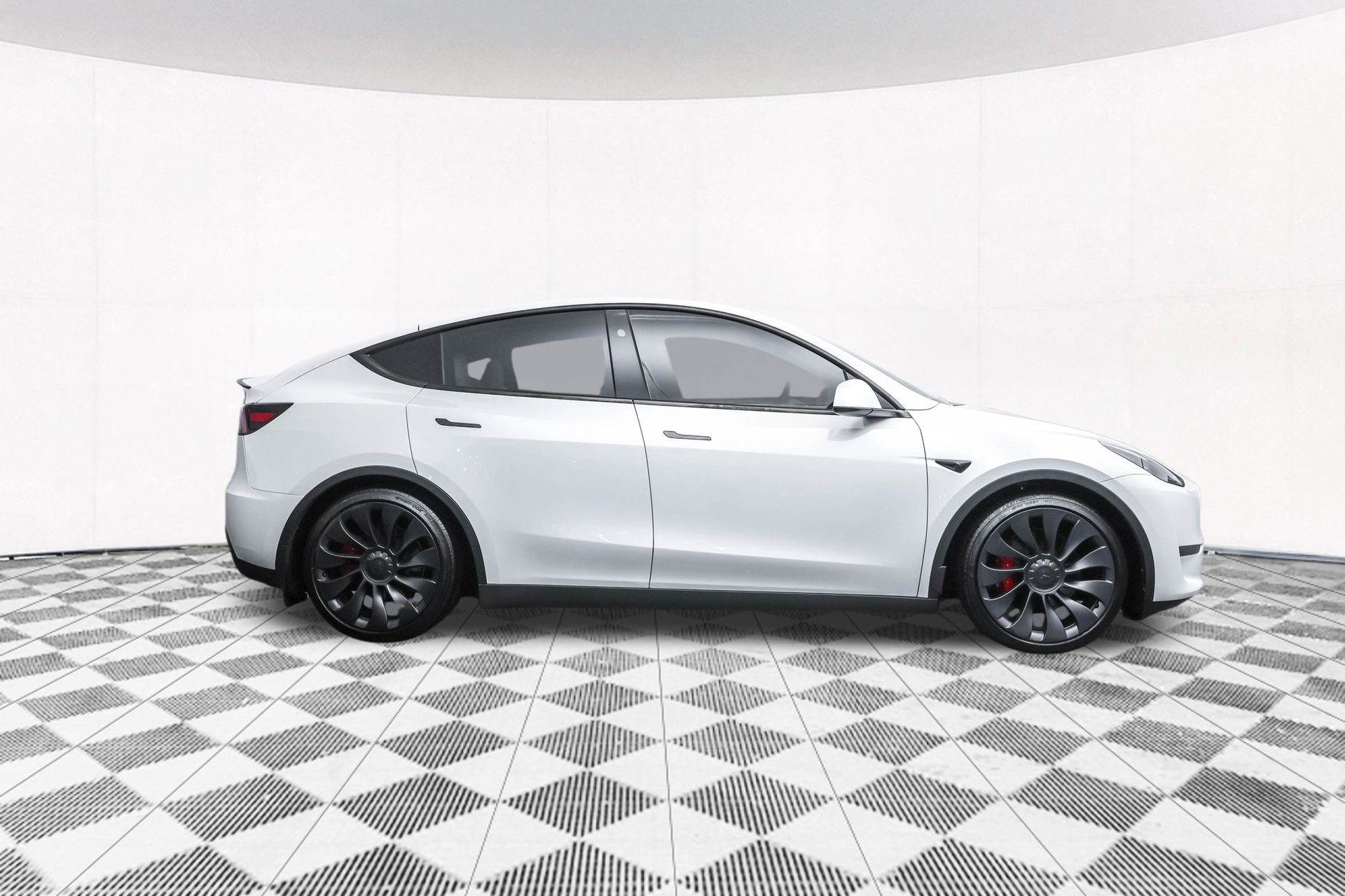 Used 2024 Tesla Model Y Performance image 38