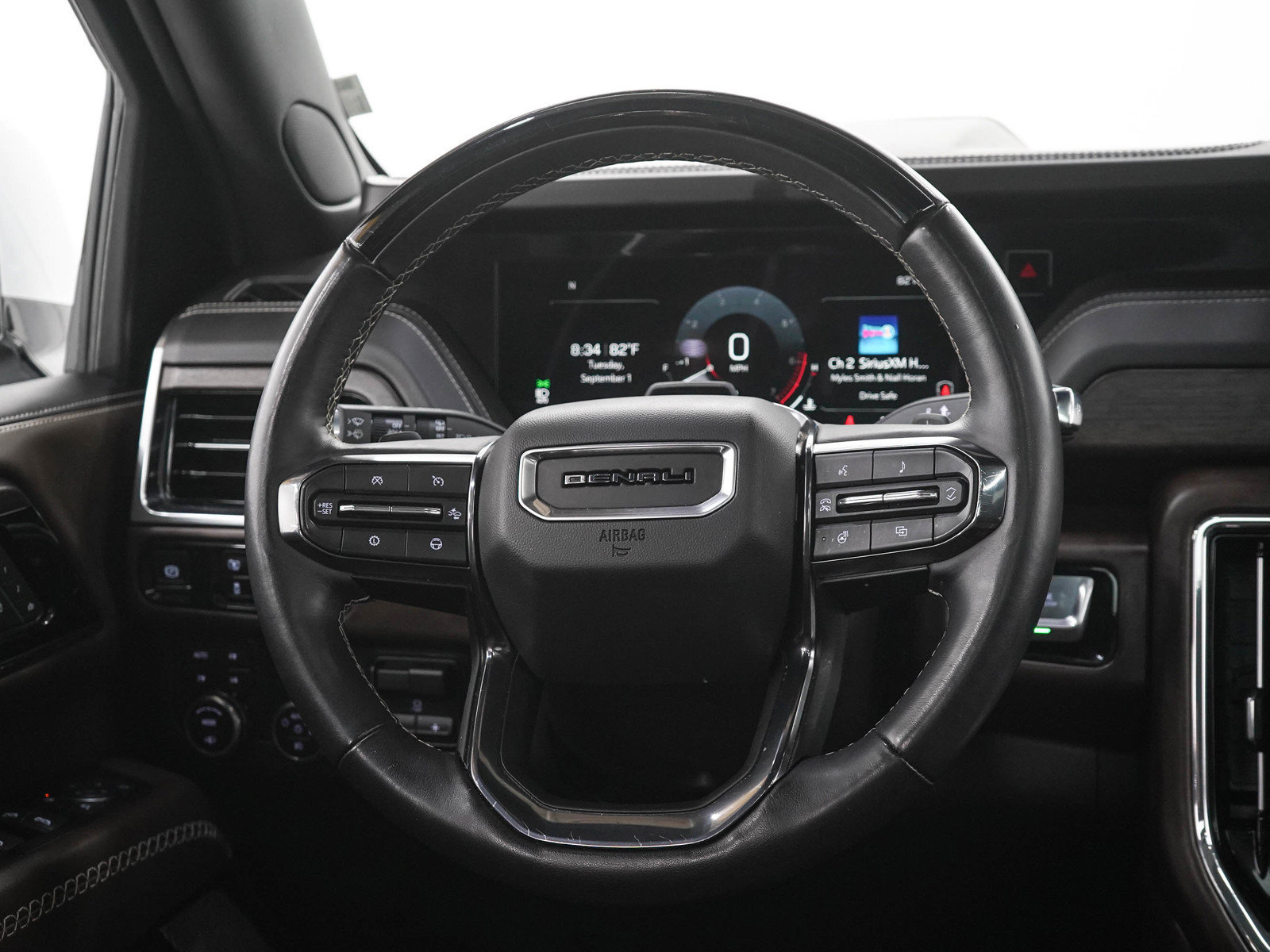 Used 2025 GMC Yukon Denali Ultimate AWD/4WD image 20