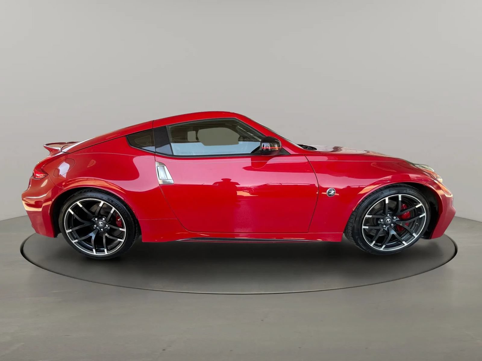 Used 2016 Nissan 370Z NISMO RWD image 6