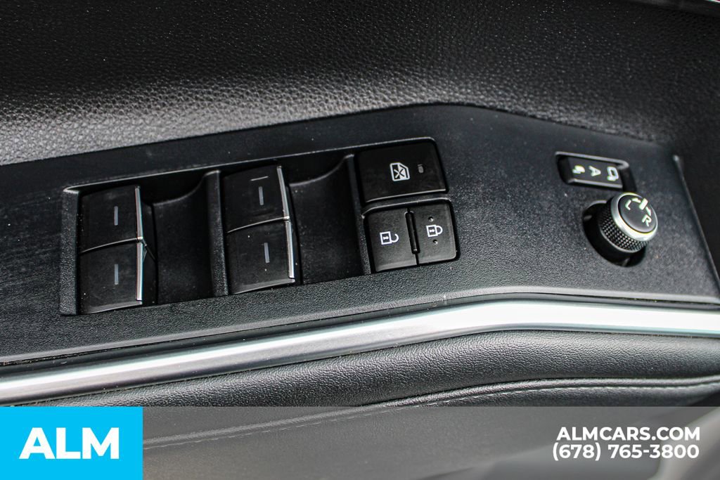 Used 2024 Toyota Highlander Limited image 43