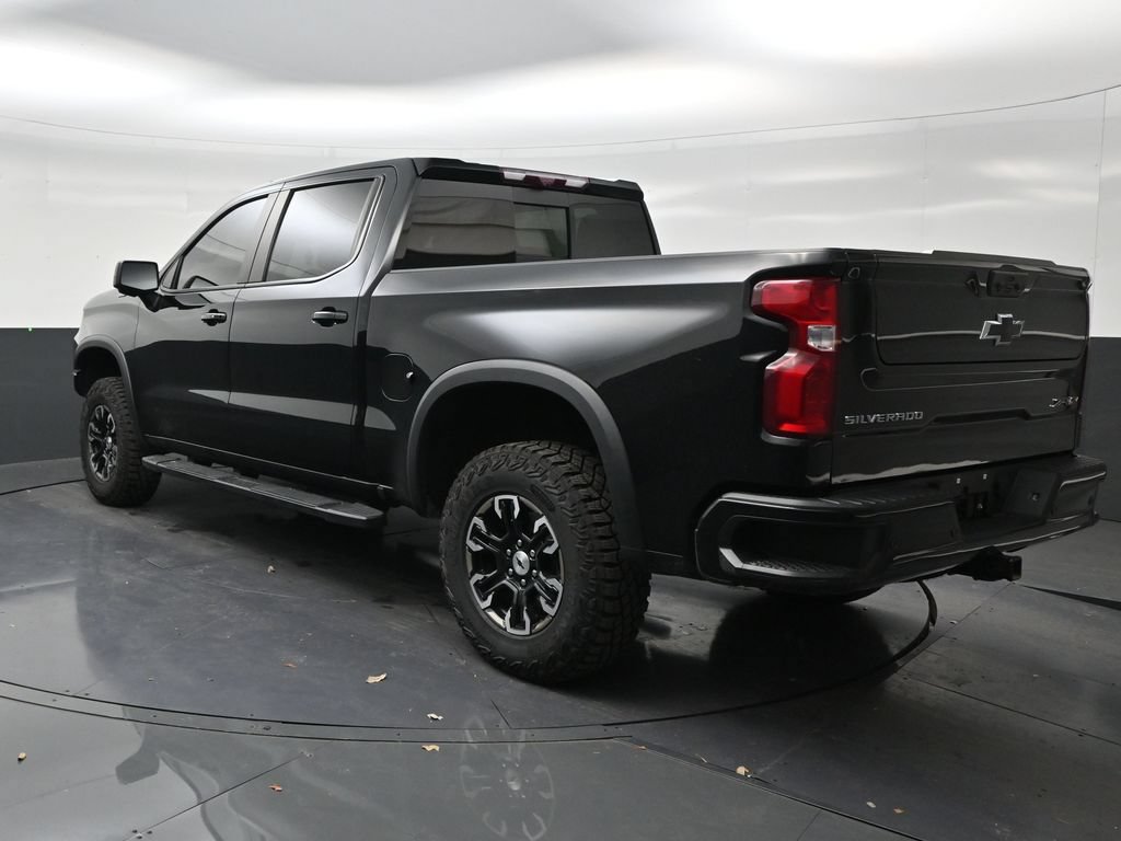 Used 2024 Chevrolet Silverado 1500 ZR2 w/ Technology Package AWD/4WD image 3