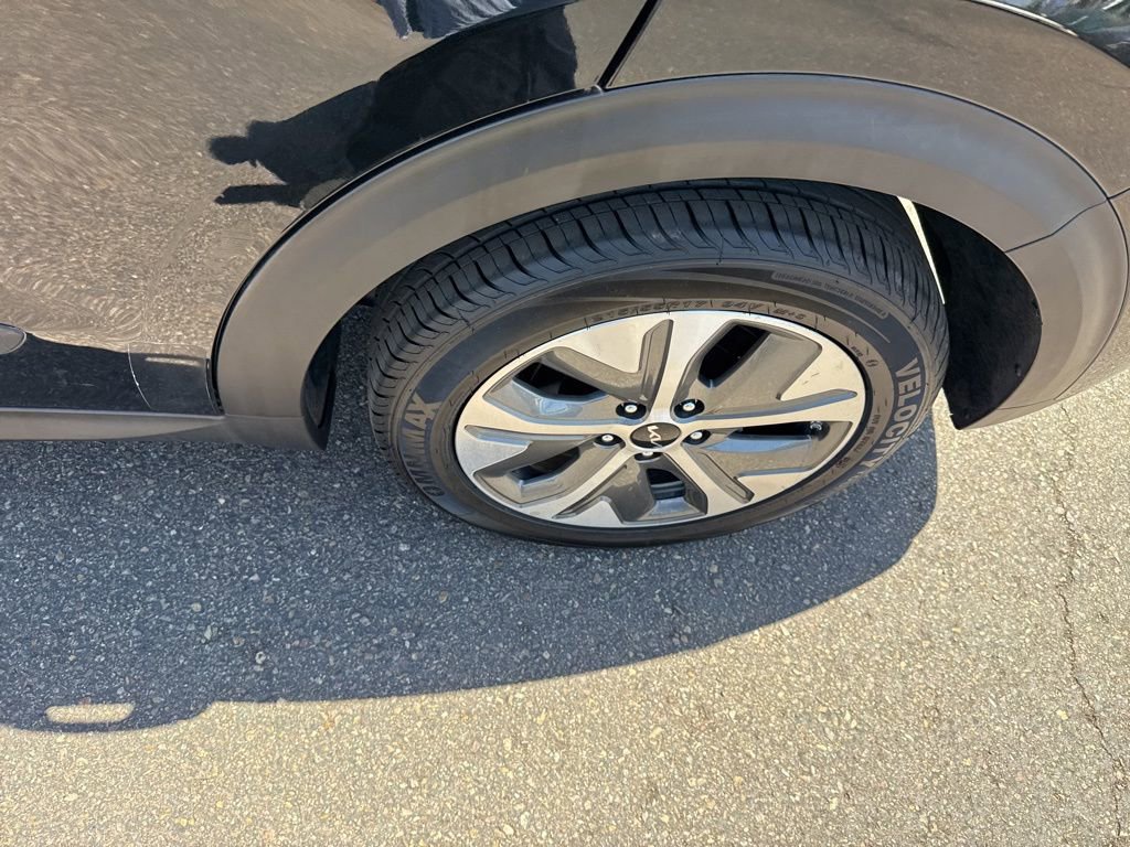 Used 2022 Kia Niro EX image 14