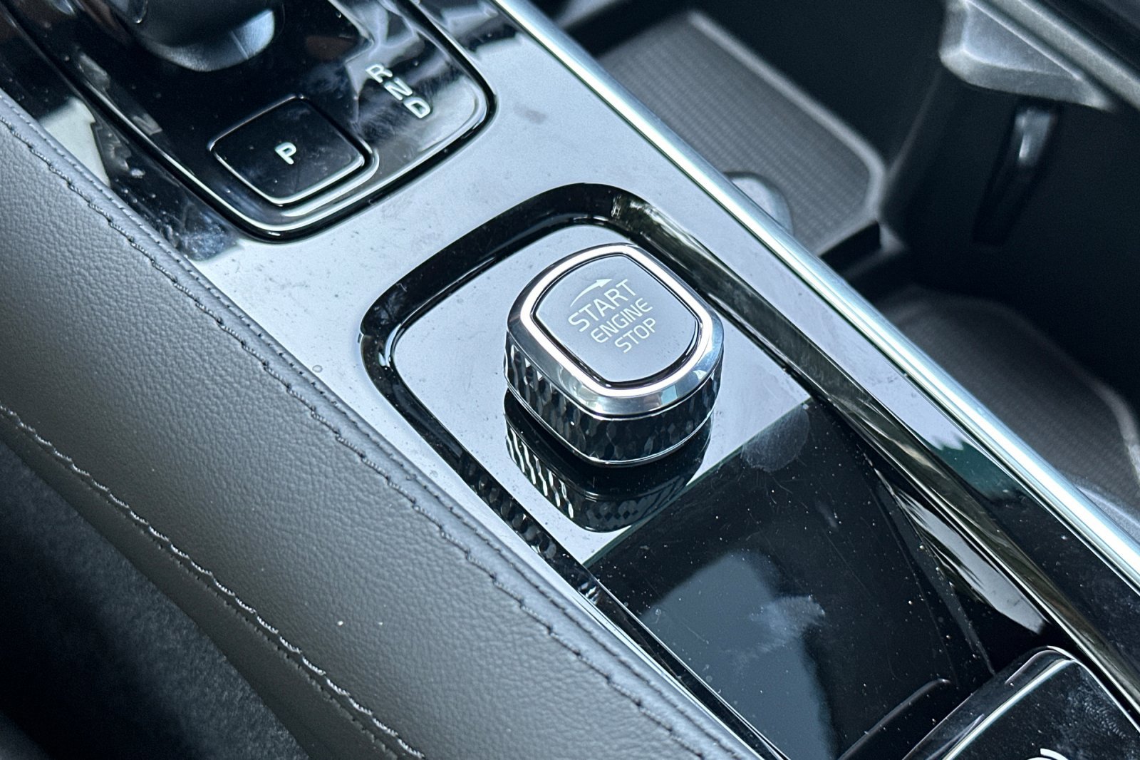 New 2025 Volvo XC90 B6 Plus w/ Protection Package Premier image 27