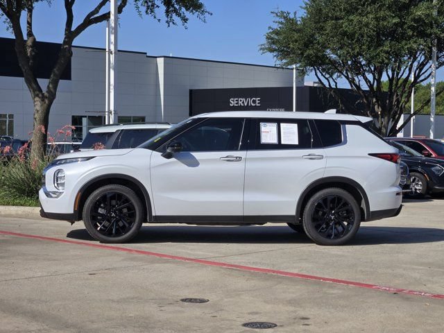 Used 2023 Mitsubishi Outlander SEL AWD/4WD image 4