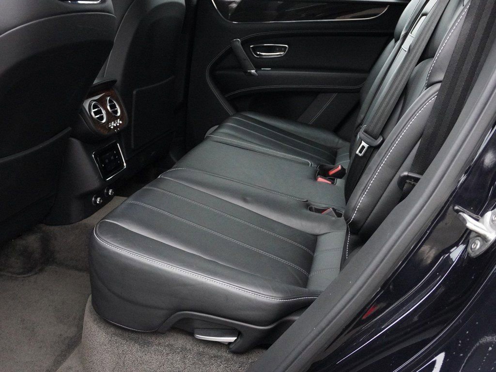 Used 2019 Bentley Bentayga image 32