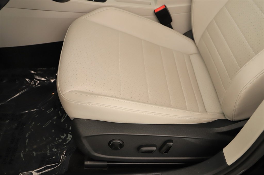 Used 2023 Volkswagen Jetta SE image 24