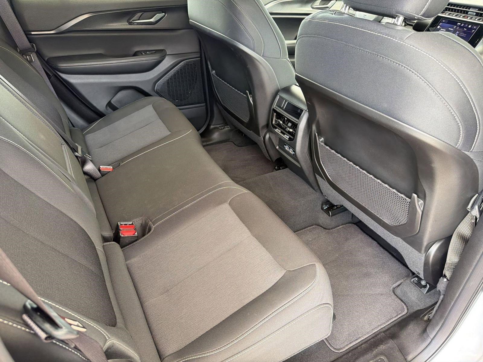 Used 2025 Jeep Grand Cherokee Laredo X RWD image 30