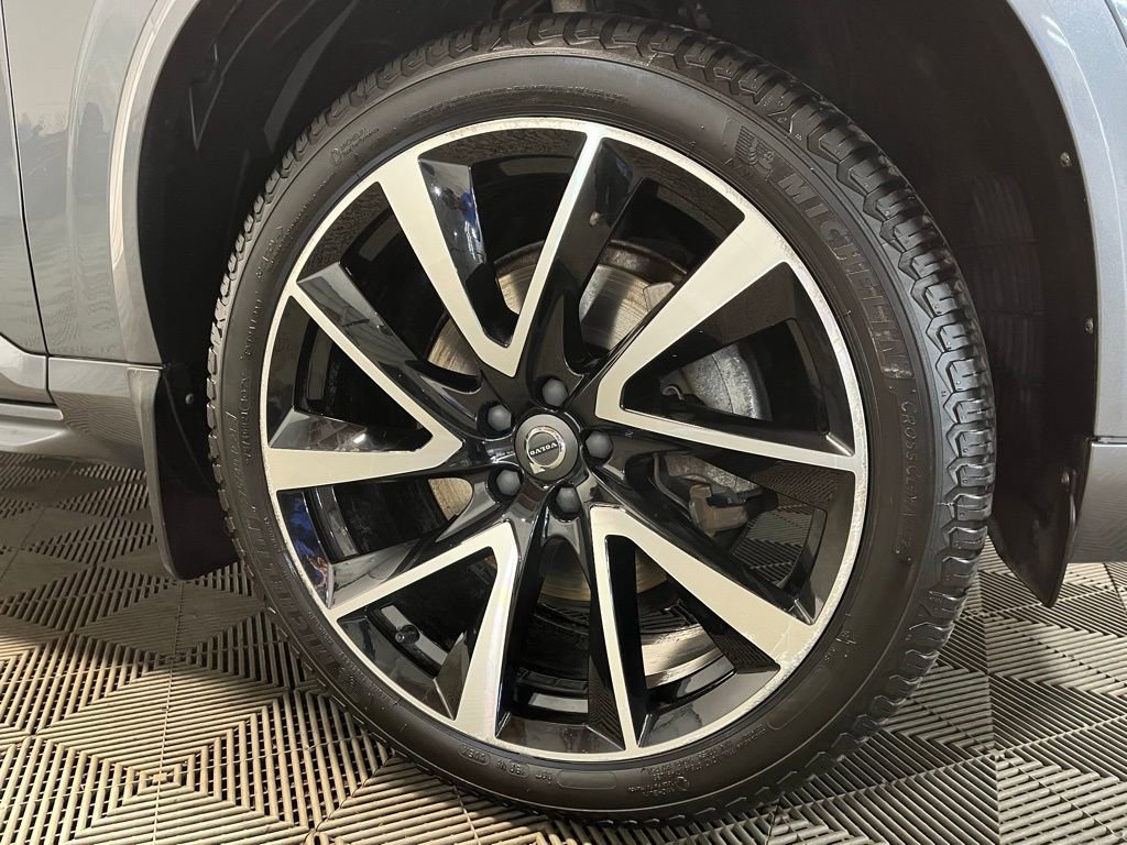 Used 2018 Volvo XC90 T6 Momentum w/ Convenience Package AWD/4WD image 3